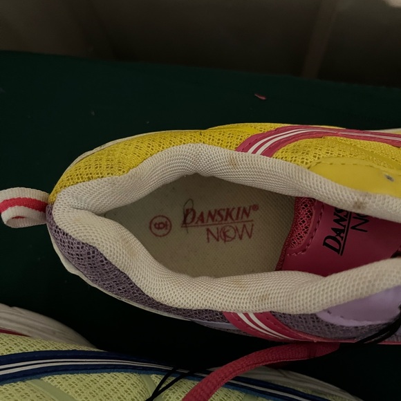 DanSkin  now size 6 sneaker - Picture 11 of 11